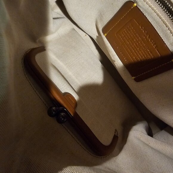 Coach Rogue 30 - Picture 8 of 11